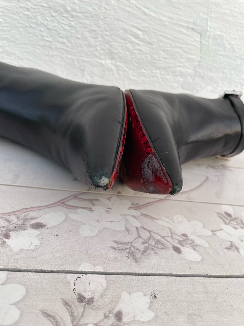 Cesare Paciotti Black Pointed Leather Ankle Booties with Red Lining - Picture 7 of 15